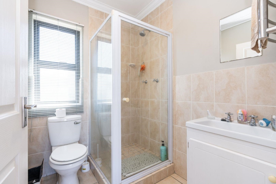 To Let 2 Bedroom Property for Rent in Royal Ascot Western Cape